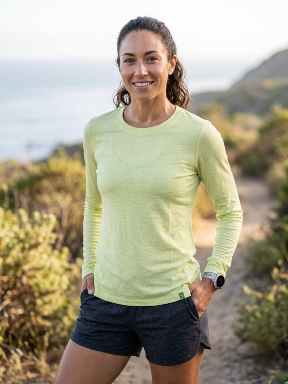 Woolly Women's Long Sleeve Crew Merino Wool in Light Lime Green Size Large